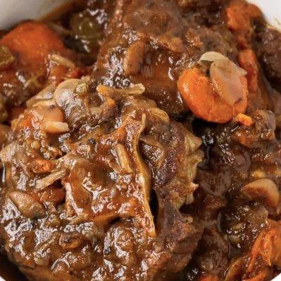 Flavorful oxtails