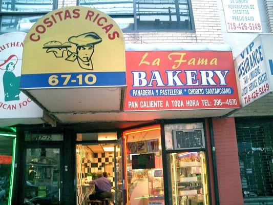 La Fama Bakery, 1 June 2009.