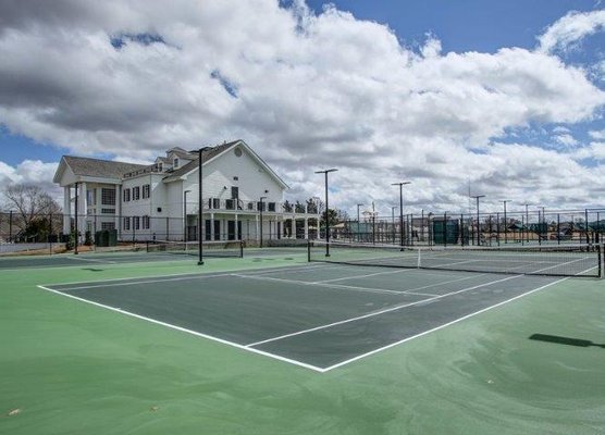 6 lighted tennis courts