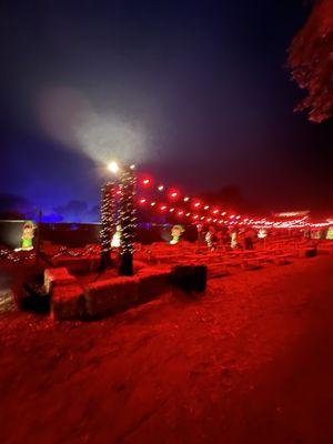 Holiday Road a Walking Trail with Cool Christmas Decorations, Music & Lights in Calabasas CA Christmas 2021