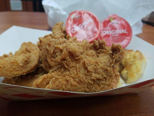 6 piece cajun tenders with an extra sauce $8.69