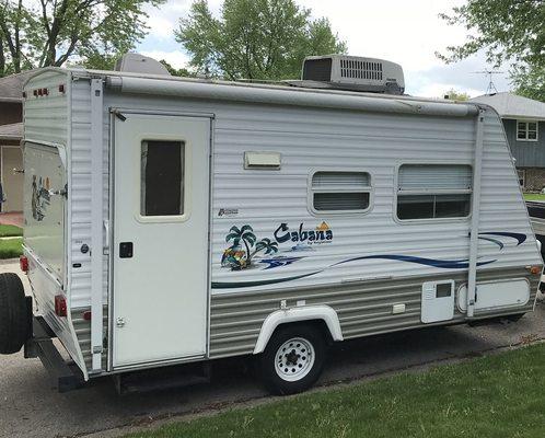 17' Camper sleeps 6