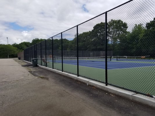 Tennis/pickleball courts