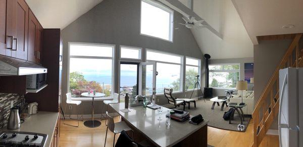 Kitchen and living room - spacious with an incredible view