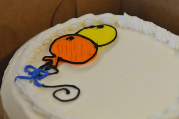 Pre-made and made-to-order ice cream cakes.