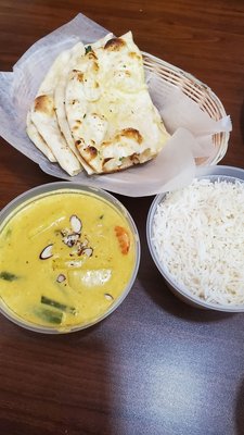 Vegetable korma and garlic naan