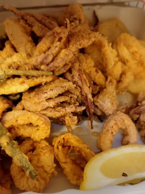 Calamari with fried green beans....so tasty!