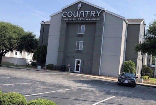 Country Hearth Inn & Suites