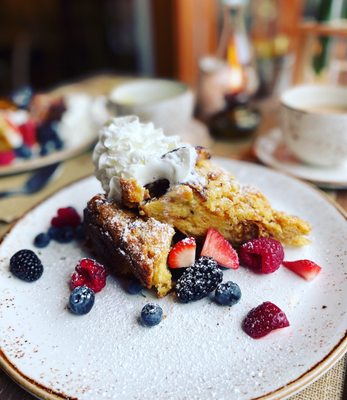 French toast for Sunday brunch. Pure deliciousness.