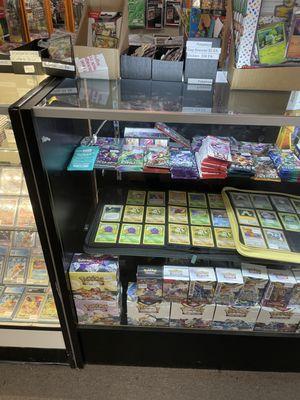 Pokémon English booster boxes, single cards, & Japanese packs