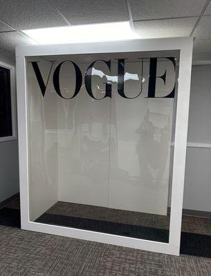 Dive into a world of glamour with our LED Vogue Booth. Vibrate lighting and sleek design.