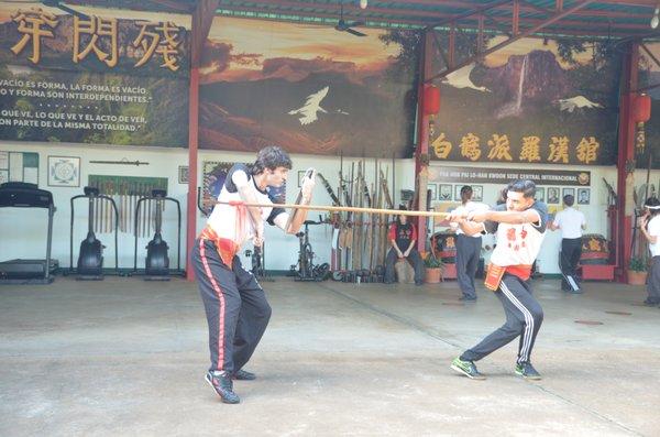 Double Short Swords defend against Chinese Spear