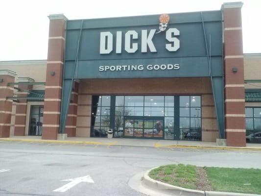 Dick's Sporing Goods on 136 (Rockville Rd