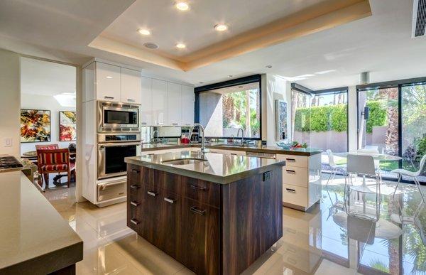 Stan Sackley designed Abrigo Road listing in Vista Las Palmas - Thermador Applianced Kitchen