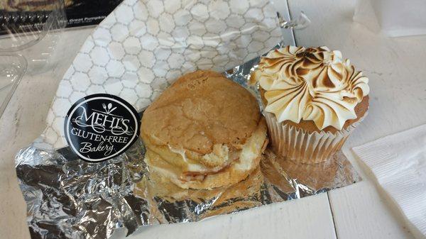 Turkey and cheese sandwich and sweet potato cupcake.