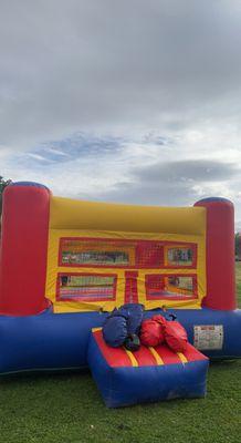 Boxing bounce house