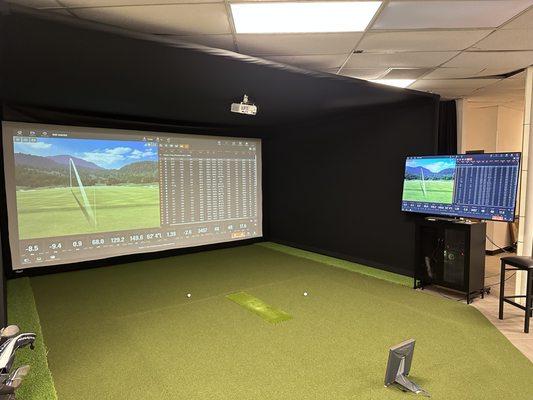 Trackman 4 simulator bay