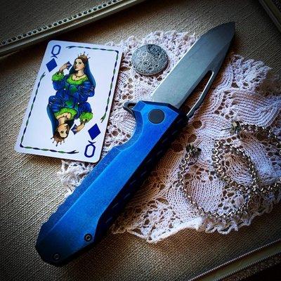 Custom Southern grind penguin by way of knife