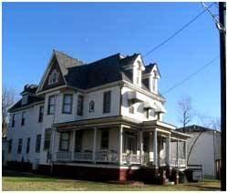 1895 home in Port Norfolk. GAF Slateline was the homeowner's choice.