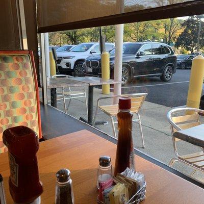 Ardsley Diner: perfect ambience and tables