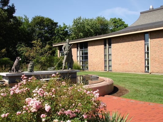 Quahogger at the Warwick Public Library