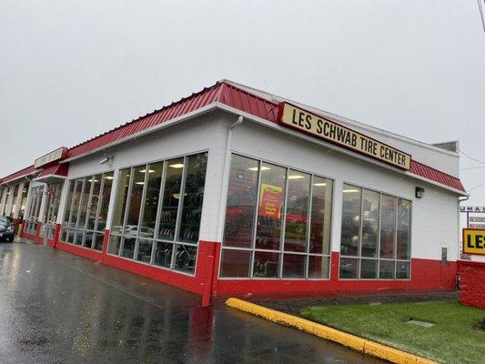 Les Schwab Tire Center