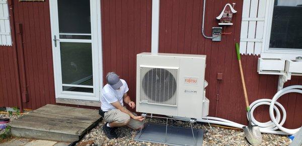 Fijitsu heat pump installation