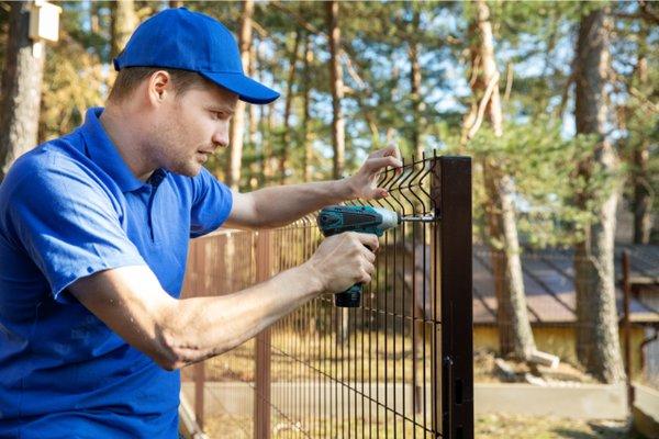 Lakeside Fencing