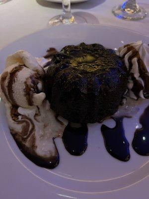 Molten cake and gelato