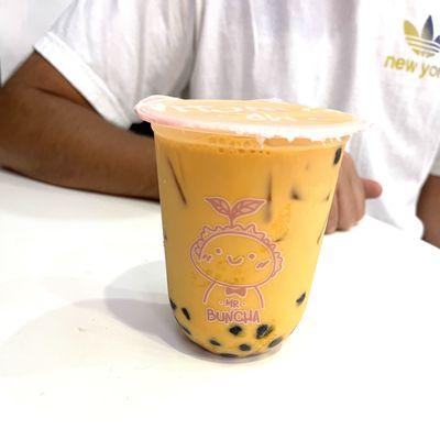 thai milk tea with boba - medium