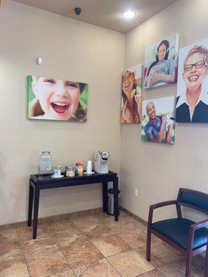 Coffee and water always available in the reception room.