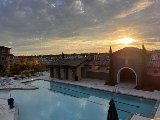 Clubhouse, bbq, pool