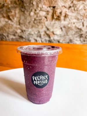 Free solo smoothie -- açaí, blueberry, banana, almond milk, and honey