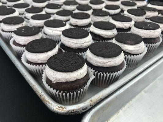 Oreo cookie cupcake