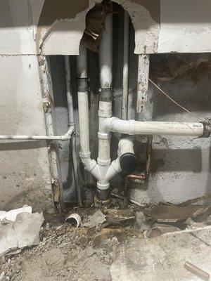 Kitchen drainage and laundry