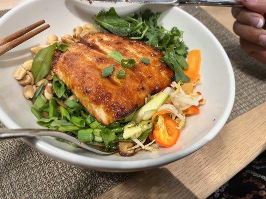 Noodle Bowl w Sticky Grilled Salmon