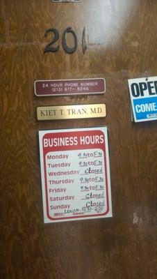 Business hours as of 10/2014