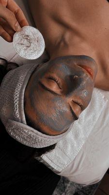 Dermaplane Facial