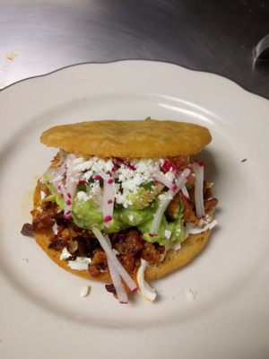 Pizzas y gorditas de pastor!