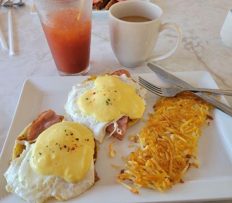 Dells Eggs Benedict & a Bloody Mary