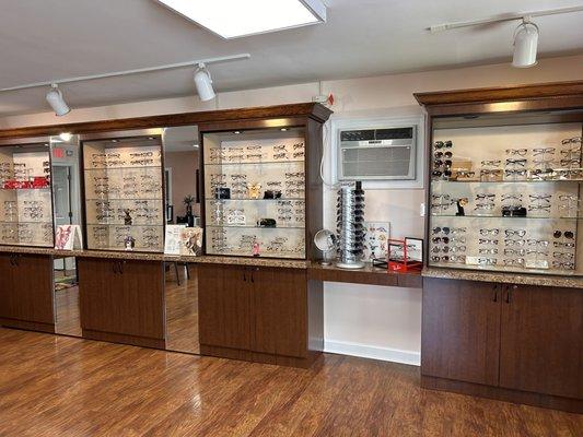 New eyewear displays