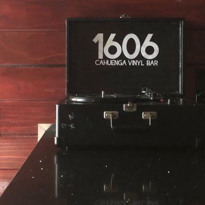 1606 Vinyl Bar