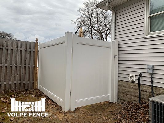 Vinyl fence gate