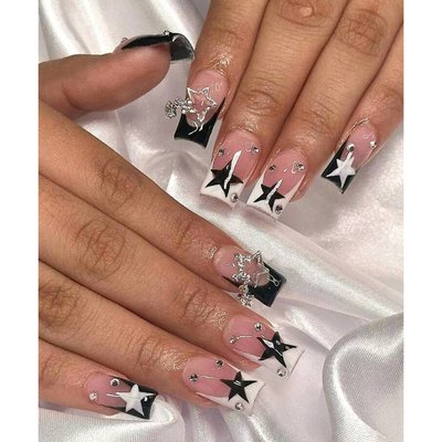 You're the best #samminailart 
She work @ Heb handcock center and it's very close by Campus University Austin Dm 512-888-9462