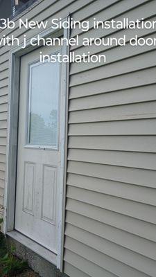 Quality precision cutting and placement of Vinyl Siding installation.