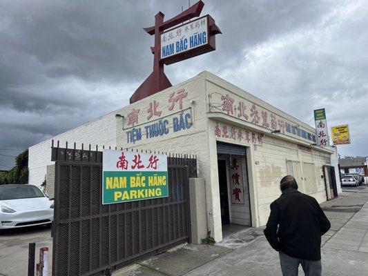 Nam-Bac Hang Chinese Herbs