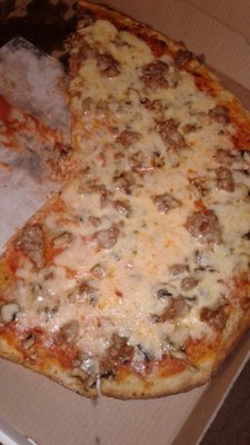 This is extra LG pizza w/sausage and mushrooms and extra chez...omg omg so so good...it was so cheesy and omg good...love Limoncellos...