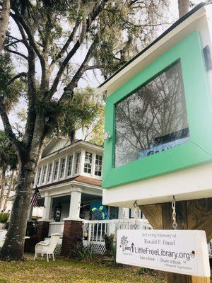 Ron Finzel's Little Free Library