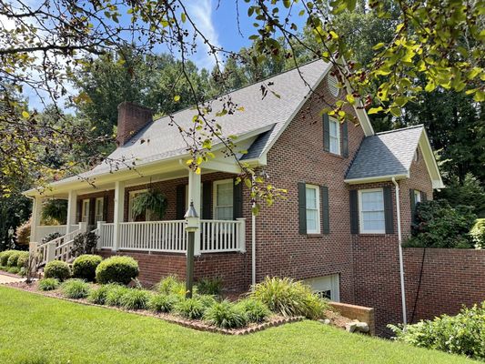 Beautifully landscaped home in Lenoir NC