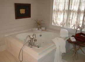 The double jacuzzi tub in the Saltbox!